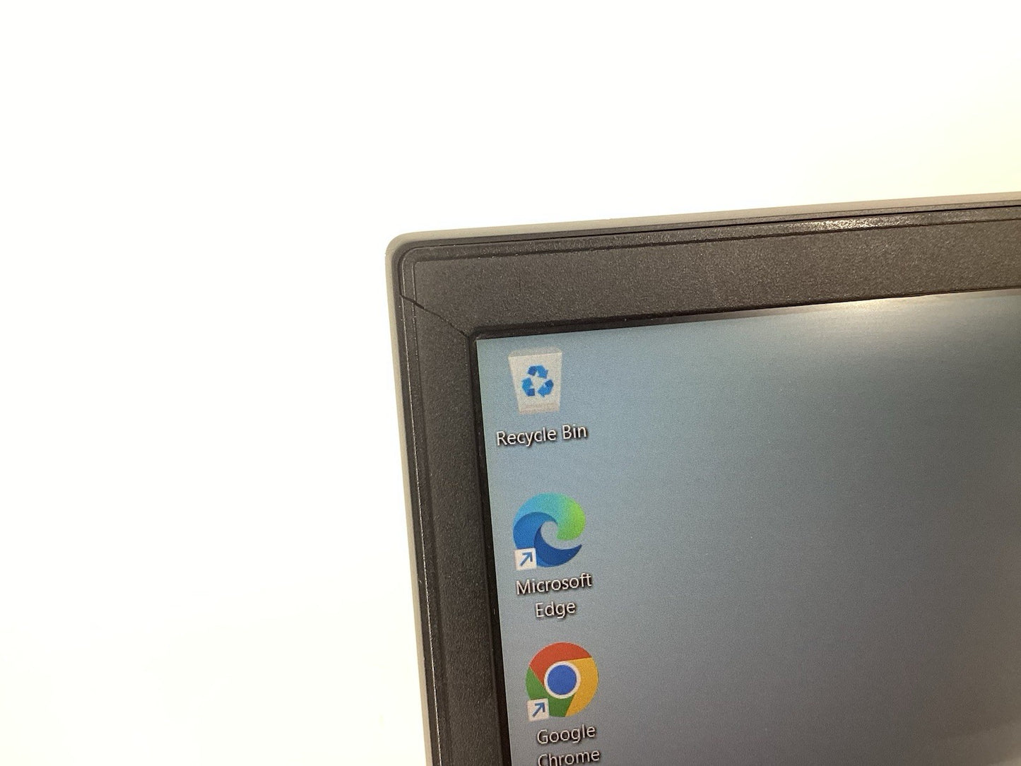 Lenovo Thinkpad E595 15.6" (Ryzen 5 3500U, 8GB RAM, 256GB SSD) Win11Pro *Read