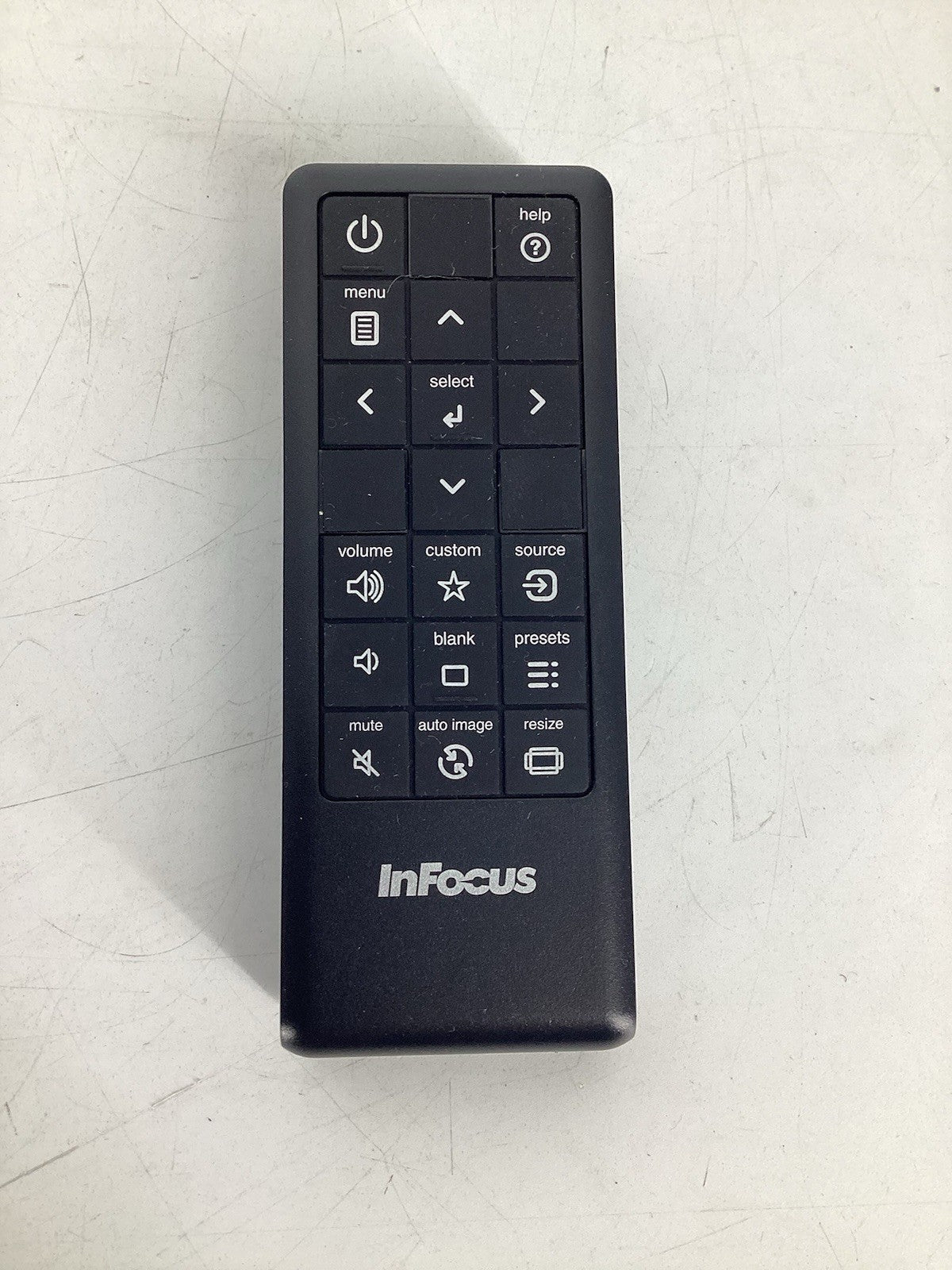 InFocus IN1112A DLP Projector w/ Carrying Case complete 47hrs on lamp