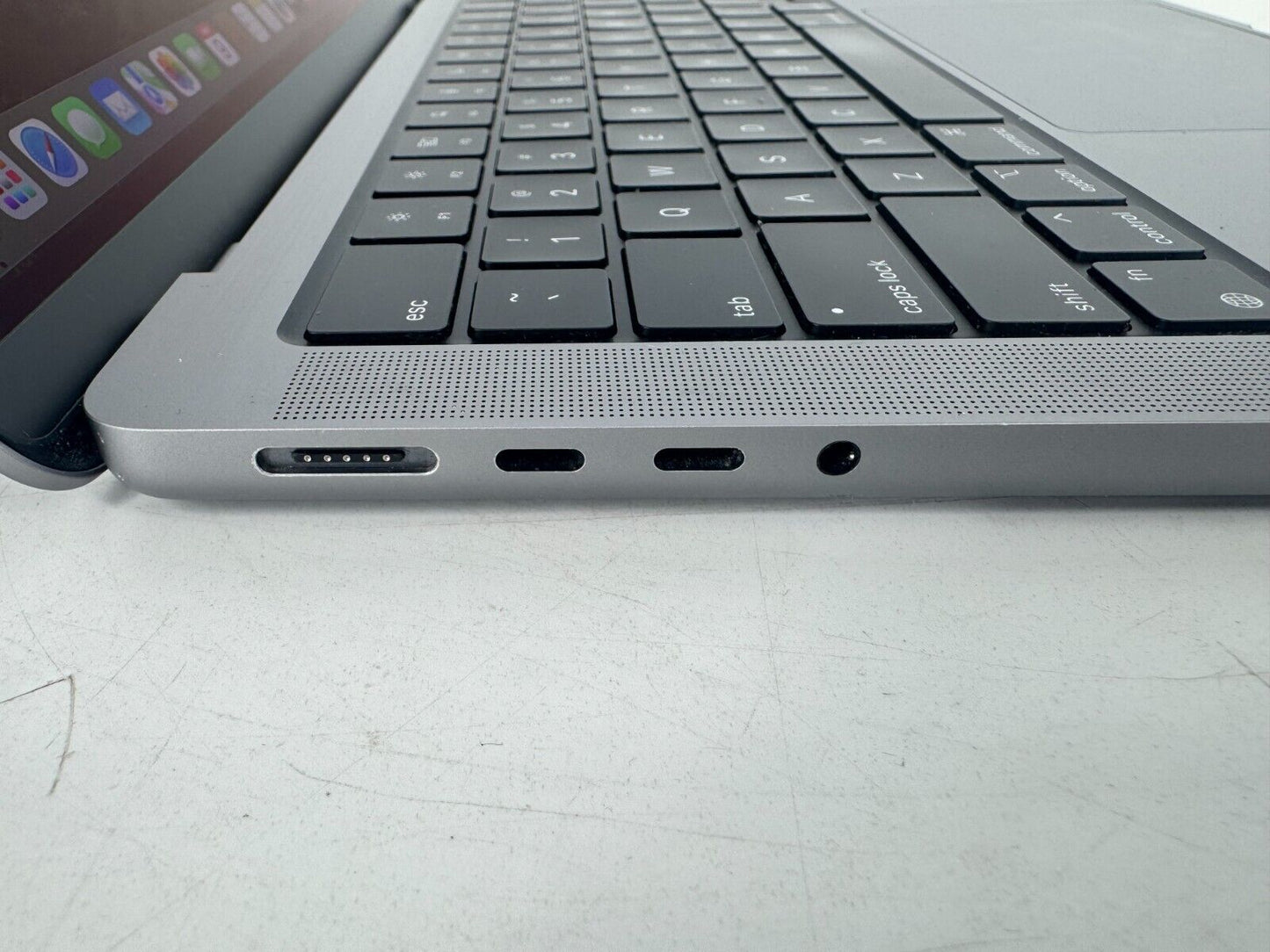 MacBook Pro 14" (M1 Pro 8/14 CPU/GPU Core - 16GB RAM 512GB SSD) No AC