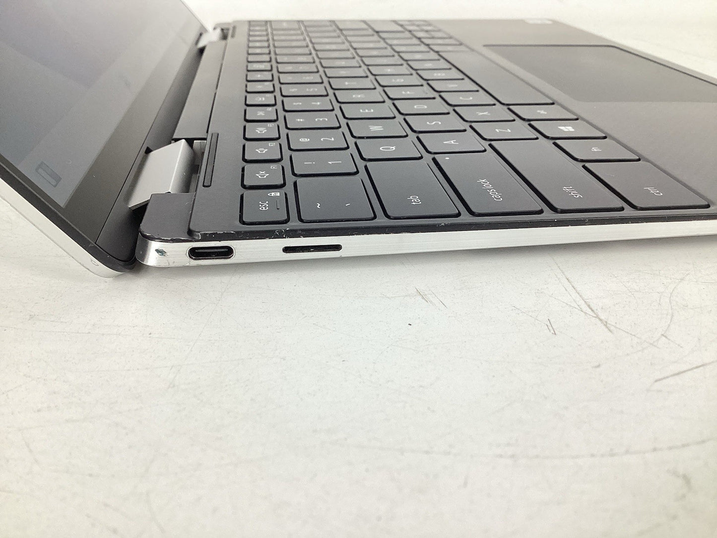 Dell XPS 13 7390 13" 2-in-1 (i7-1065G7 @1.30GHz 16GB, 512GB SSD) Win11Pro No AC