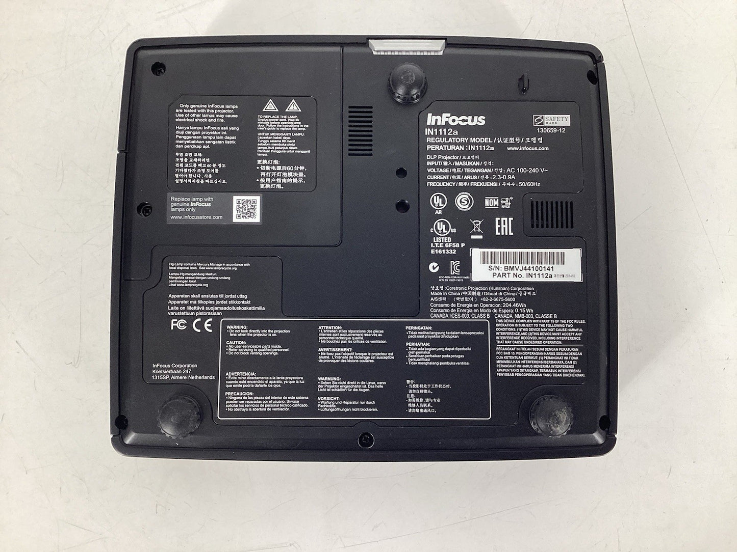 InFocus IN1112A DLP Projector w/ Carrying Case complete 47hrs on lamp