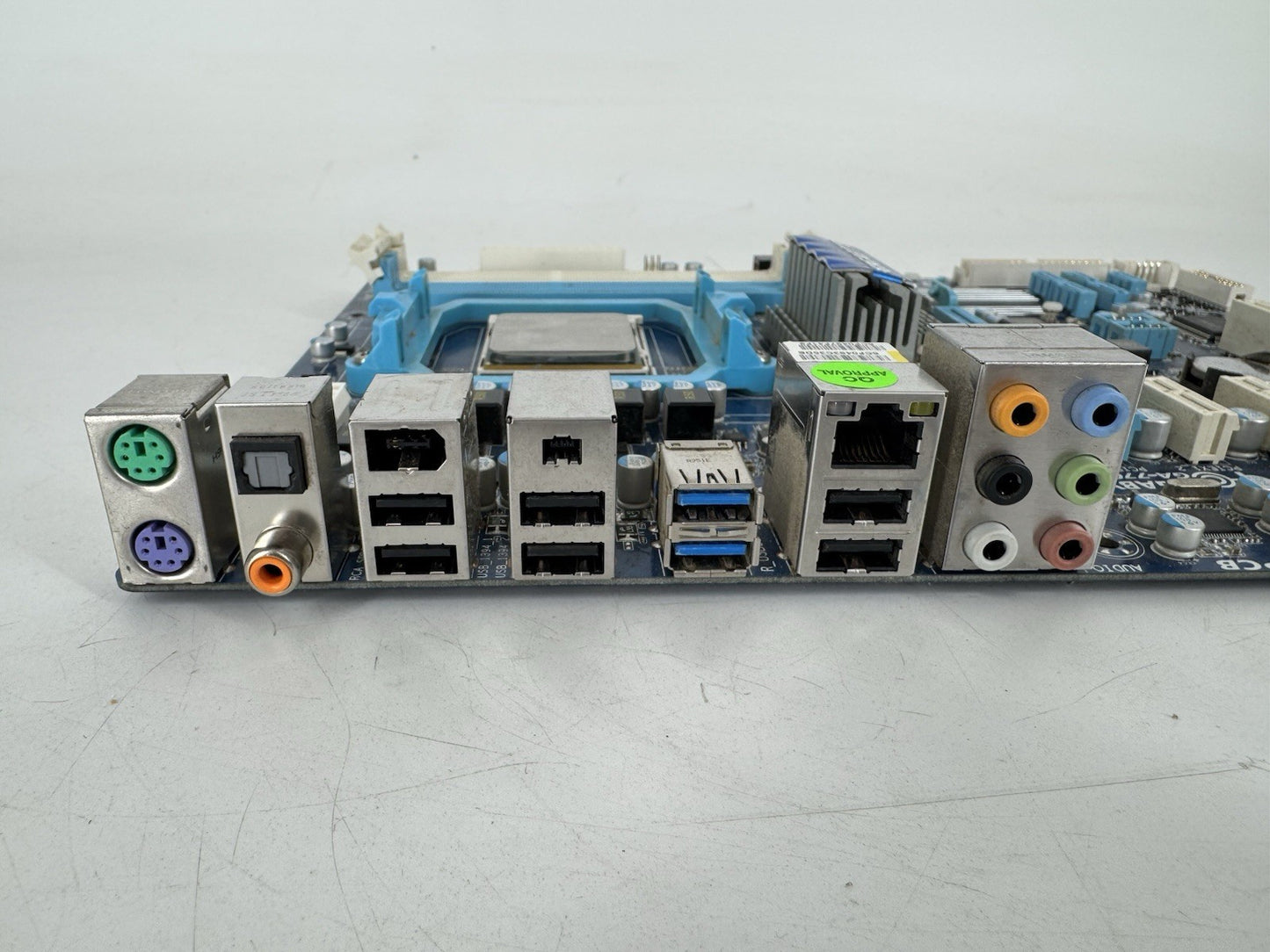 Gigabyte GA-770T-USB3 AM3 Motherboard w/ AMD Phenom II CPU