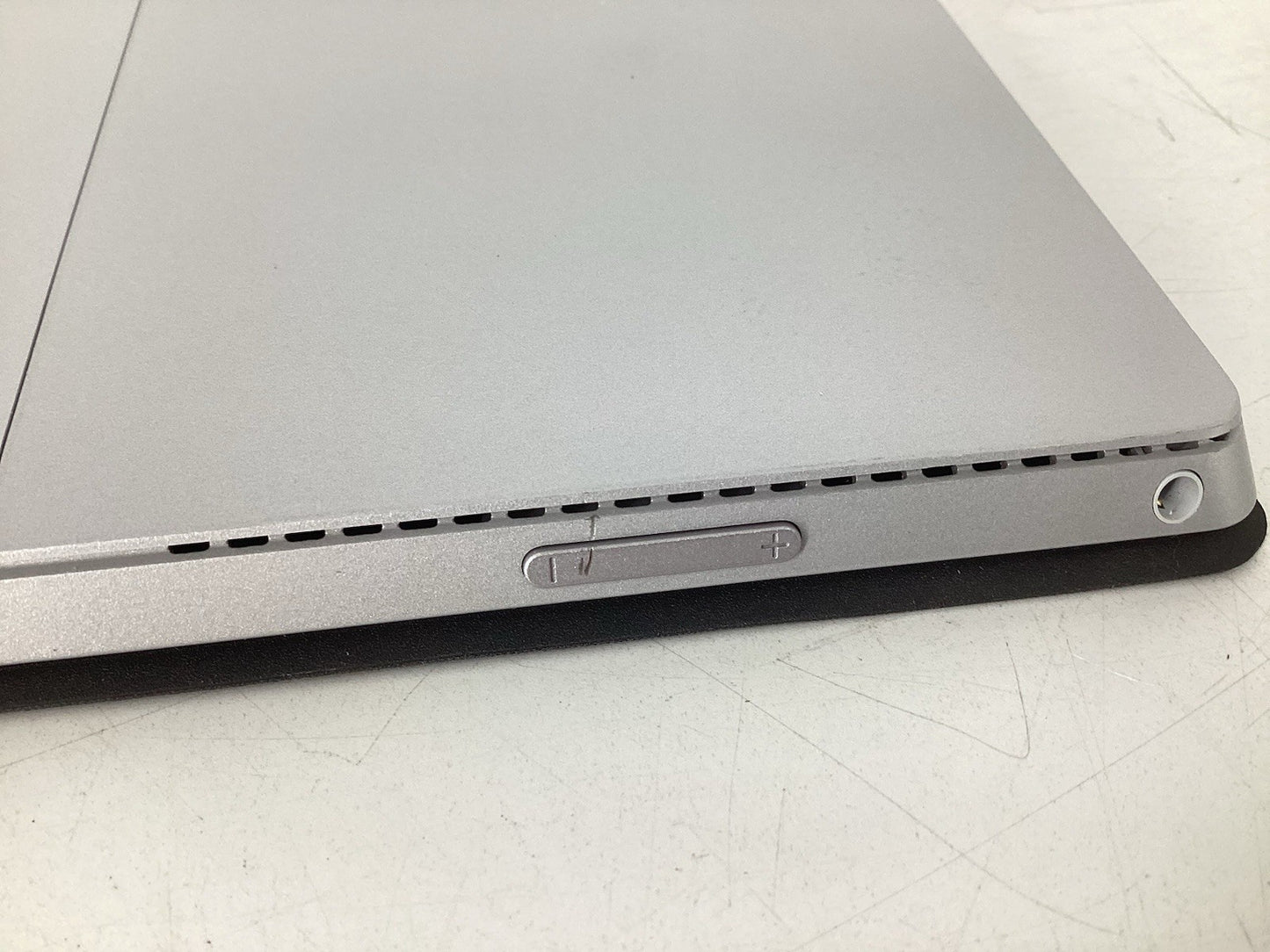 Microsoft Surface Pro 3 1631 12" (i5-4300U 1.9GHz 4GB 128GB SSD) Win10Pro No AC