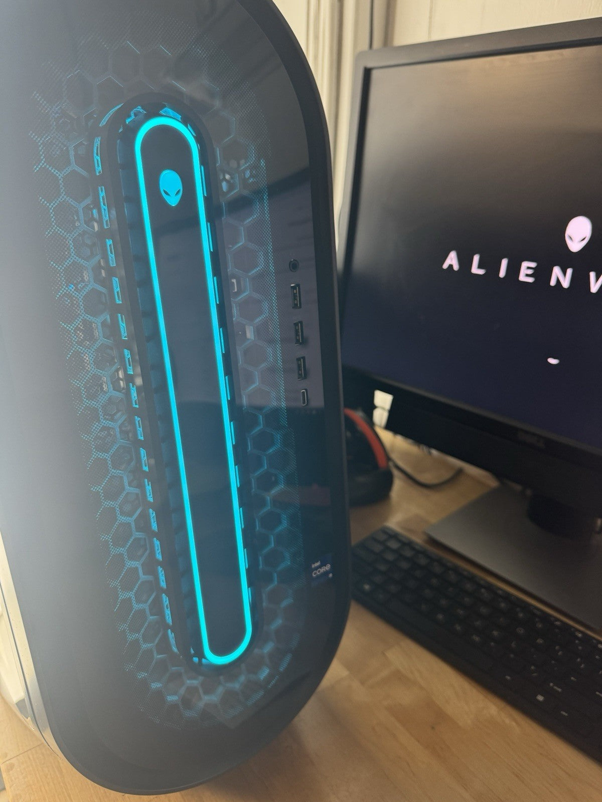 Alienware Aurora R13 Gaming Desktop PC (i9 12900KF, 64GB RAM, 1TB SSD) Win11Home