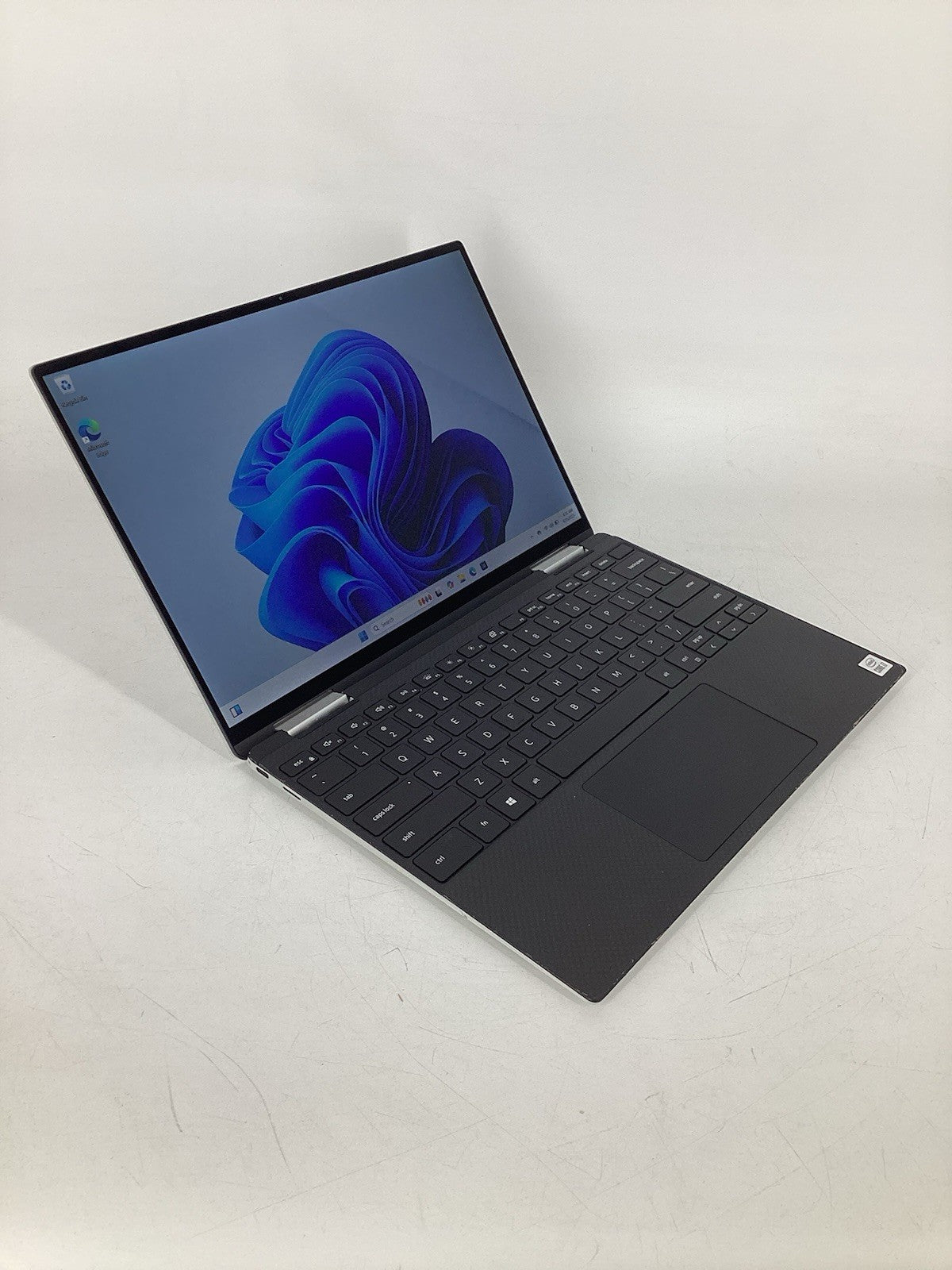 Dell XPS 13 7390 13" 2-in-1 (i7-1065G7 @1.30GHz 16GB, 512GB SSD) Win11Pro No AC