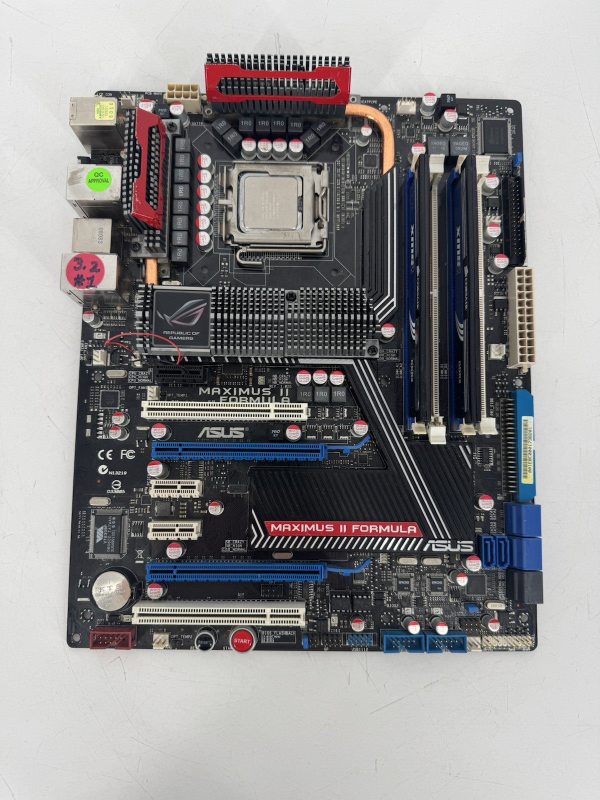 ASUS MAXIMUS II FORMULA Working Socket 775 w/ Pentium Dual Core and 4096 MB RAM