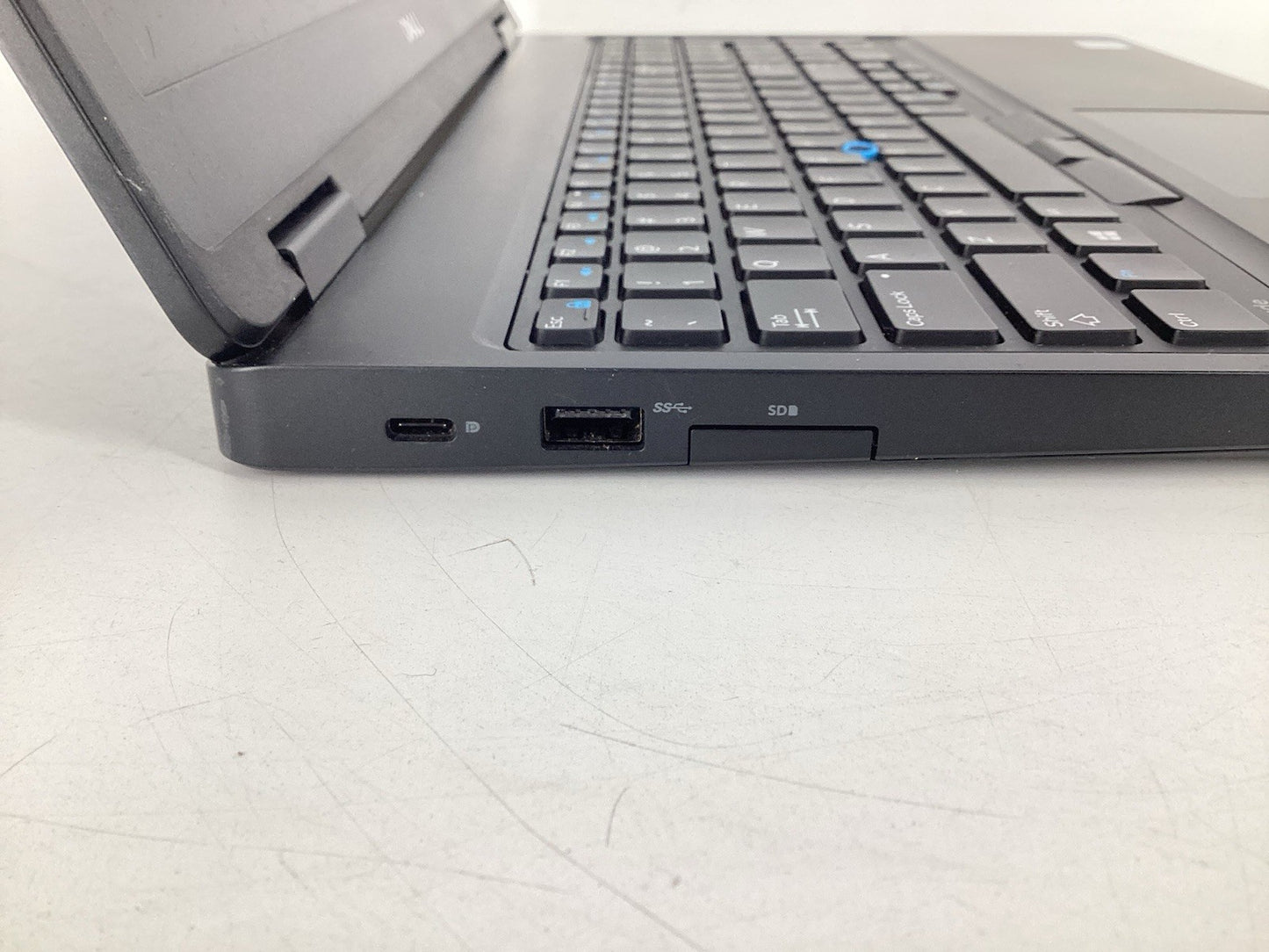 Dell Latitude 5580 15.6" (i5-6440HQ @2.6GHz 8GB No SSD, No OS) No AC