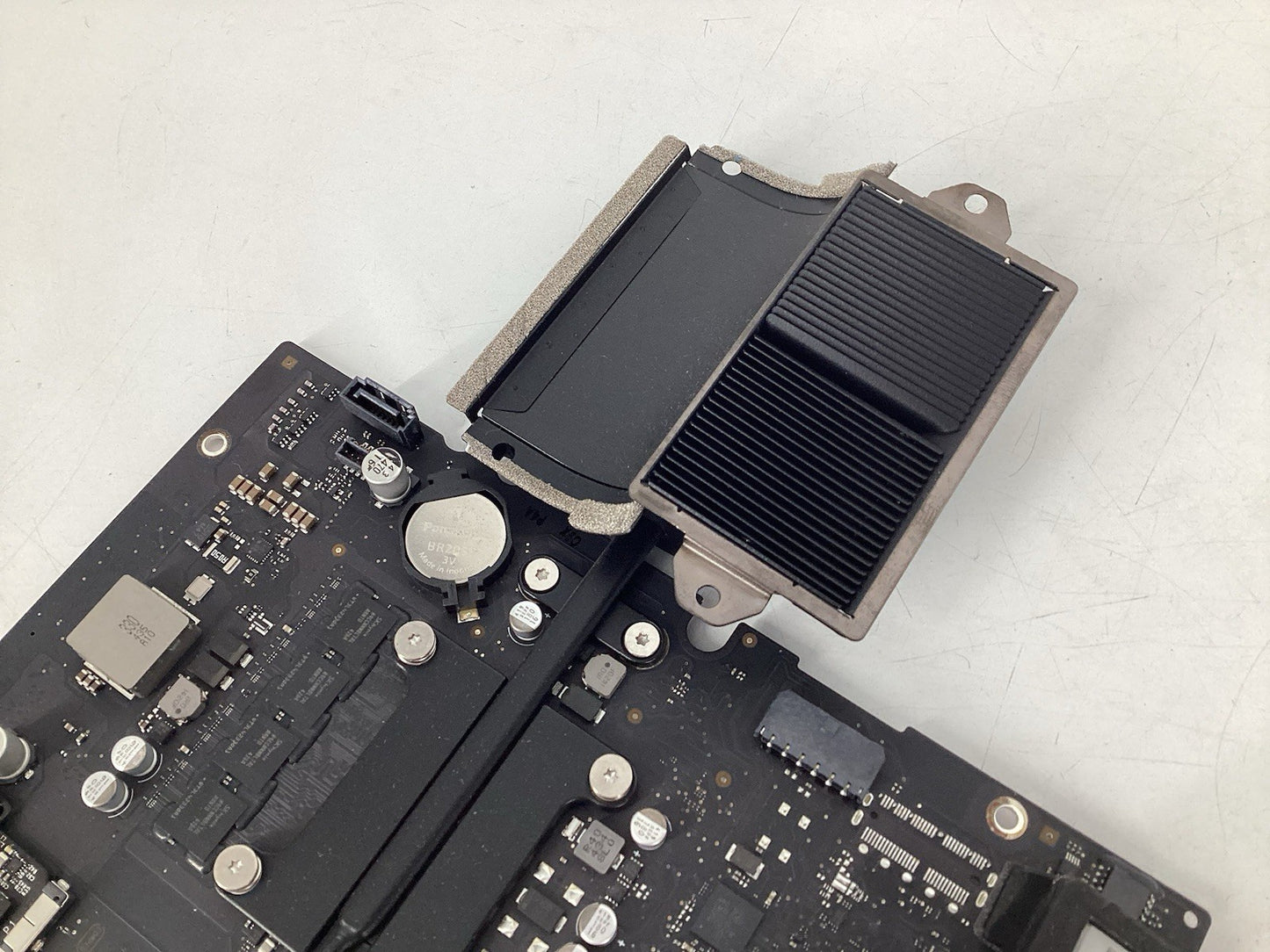 Apple iMac 21.5" A1418 Mid 2014 Logic Board 820-4668-A i5-4260U Integrated GPU