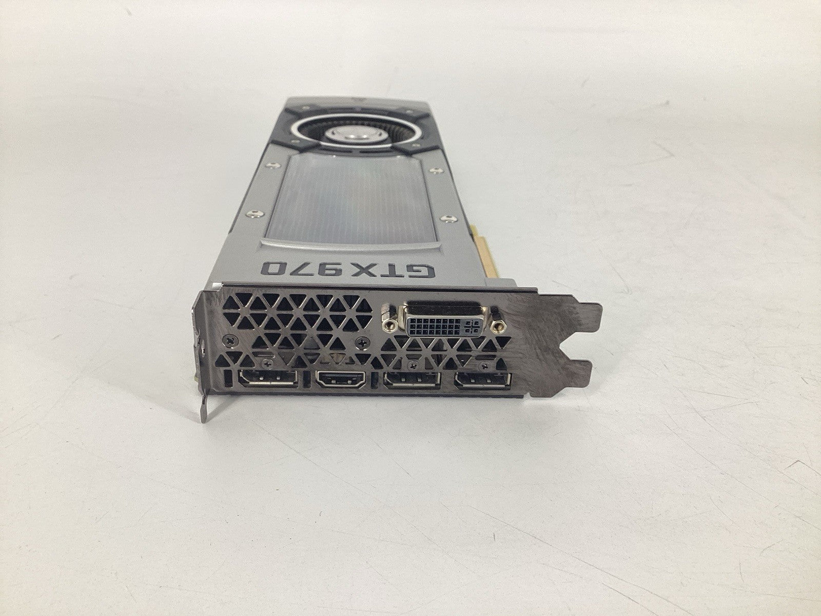 Gaming Graphics Card NVIDIA GeForce GTX 970 Founders Edition FE 4 GB Tested