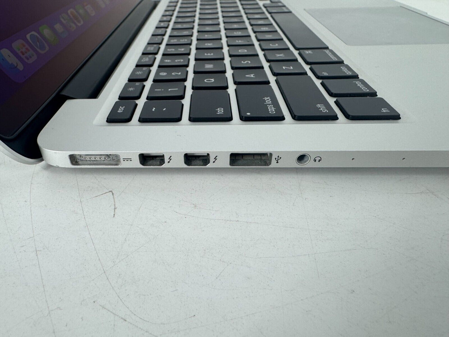 Apple MacBook Pro 13" 2015 Retina (Core i5 2.7GHz, 8GB RAM 256GB SSD) No AC