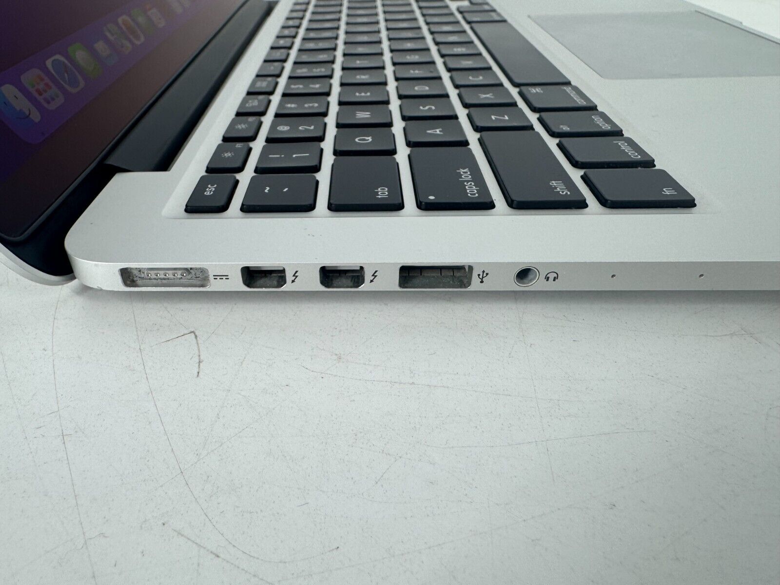 Apple MacBook Pro 13" 2015 Retina (Core i5 2.7GHz, 8GB RAM 256GB SSD) No AC
