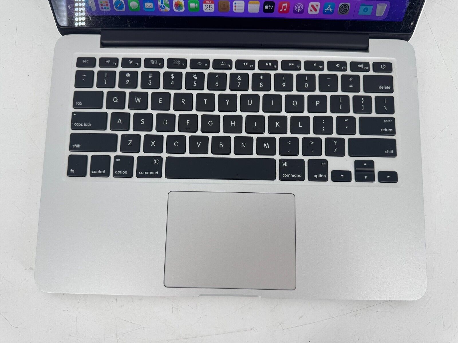 Apple MacBook Pro 13" 2015 Retina (Core i5 2.7GHz 8GB RAM 256GB SSD) No AC *Read