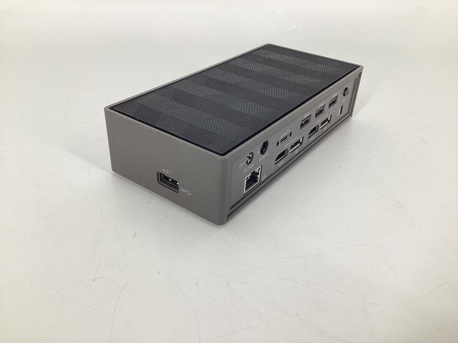 LOT OF 2 Targus Dock 190 USB-C Universal DV4K Docking Station No power adapter