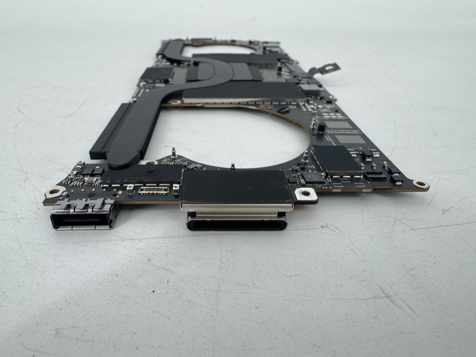 Apple MacBook Pro A2779 14" 2023 M2 Pro 10/16 Core 16GB 512GB 820-02841-A *READ