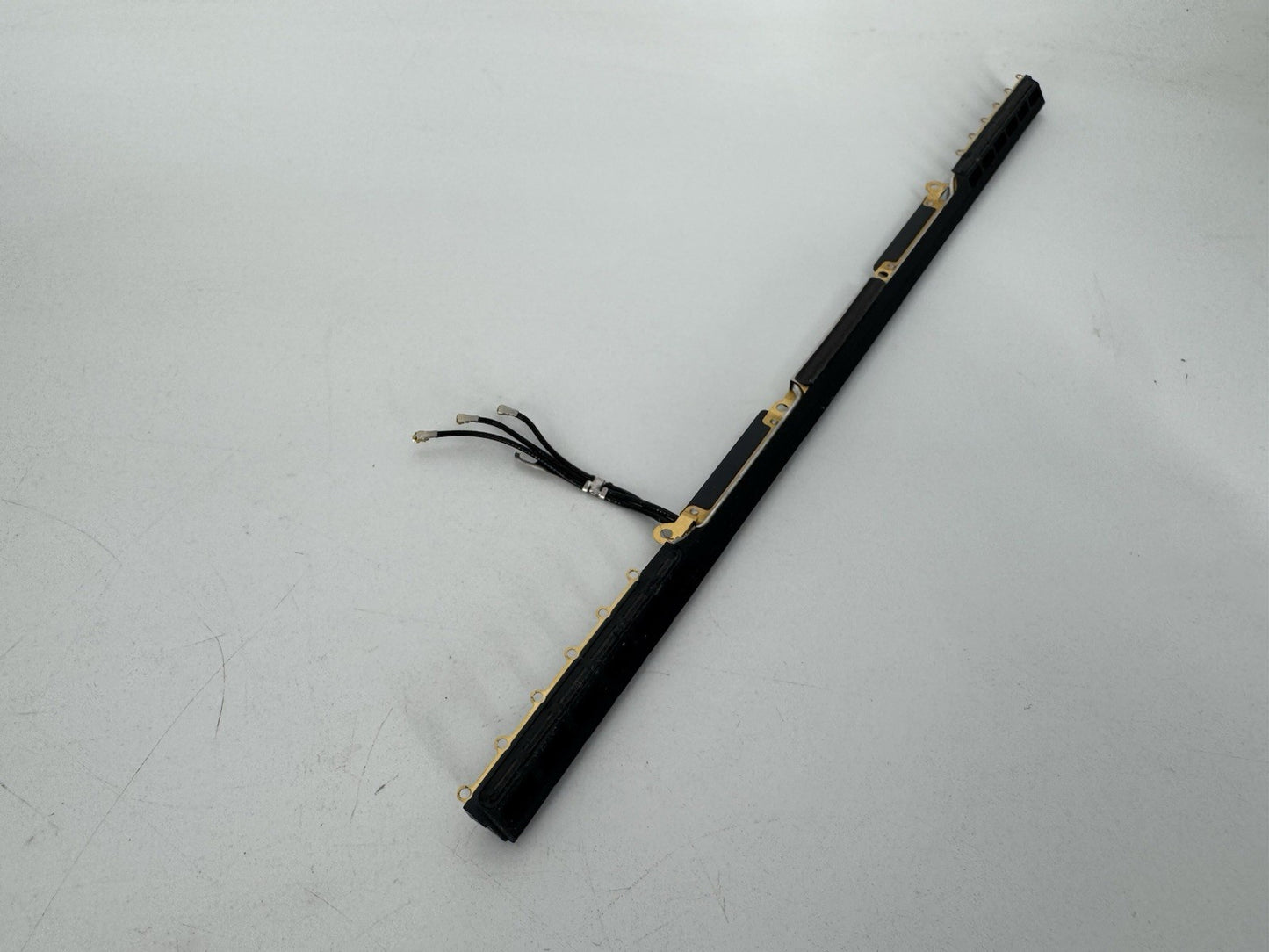 817-03792-52 Apple Rear Vent & Antenna Module Macbook A2251 "GRADE A"