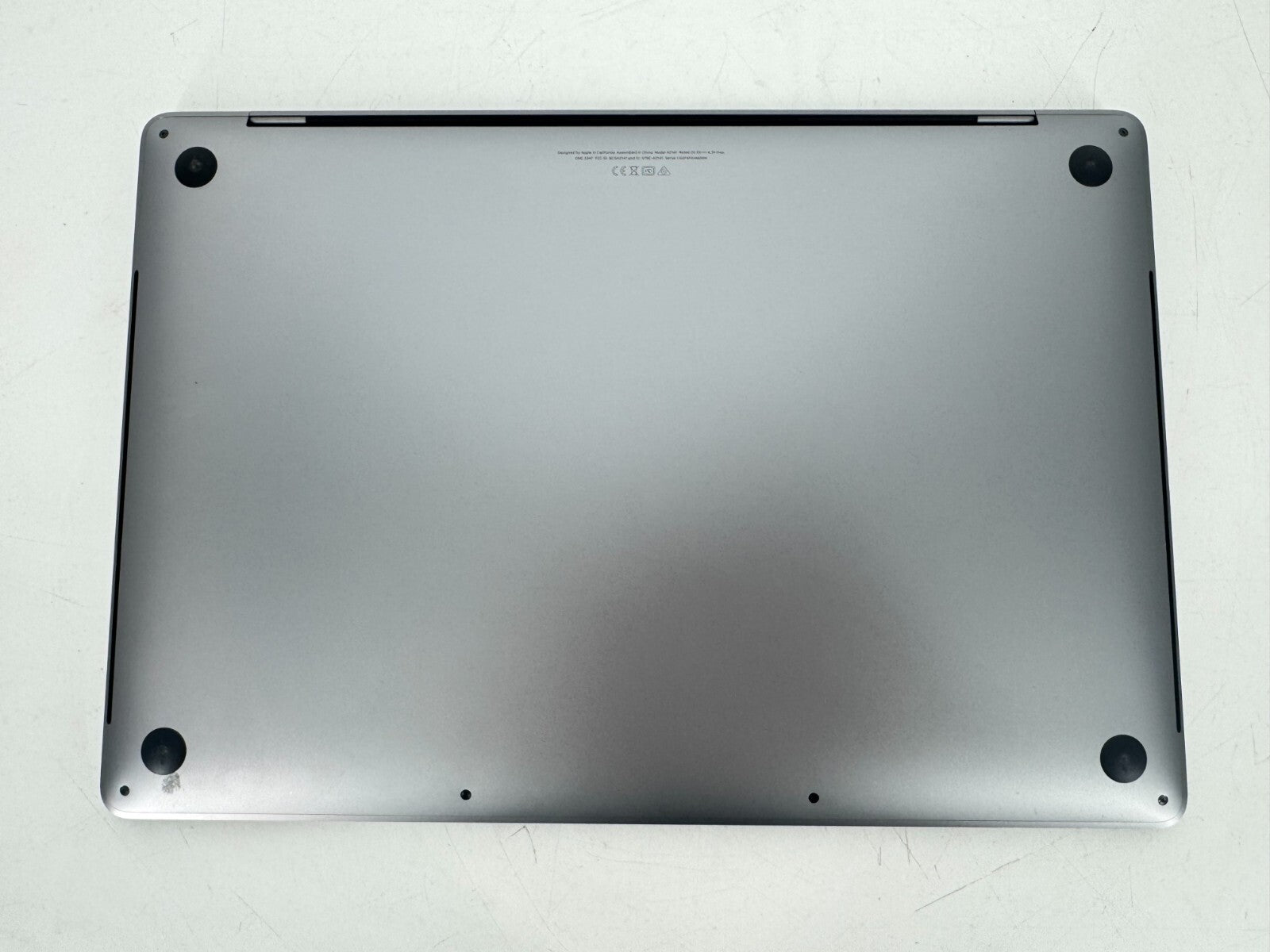 2019 Apple MacBook Pro A2141 16" (Core i7 @2.6GHz, 16GB RAM 512GB SSD) No AC
