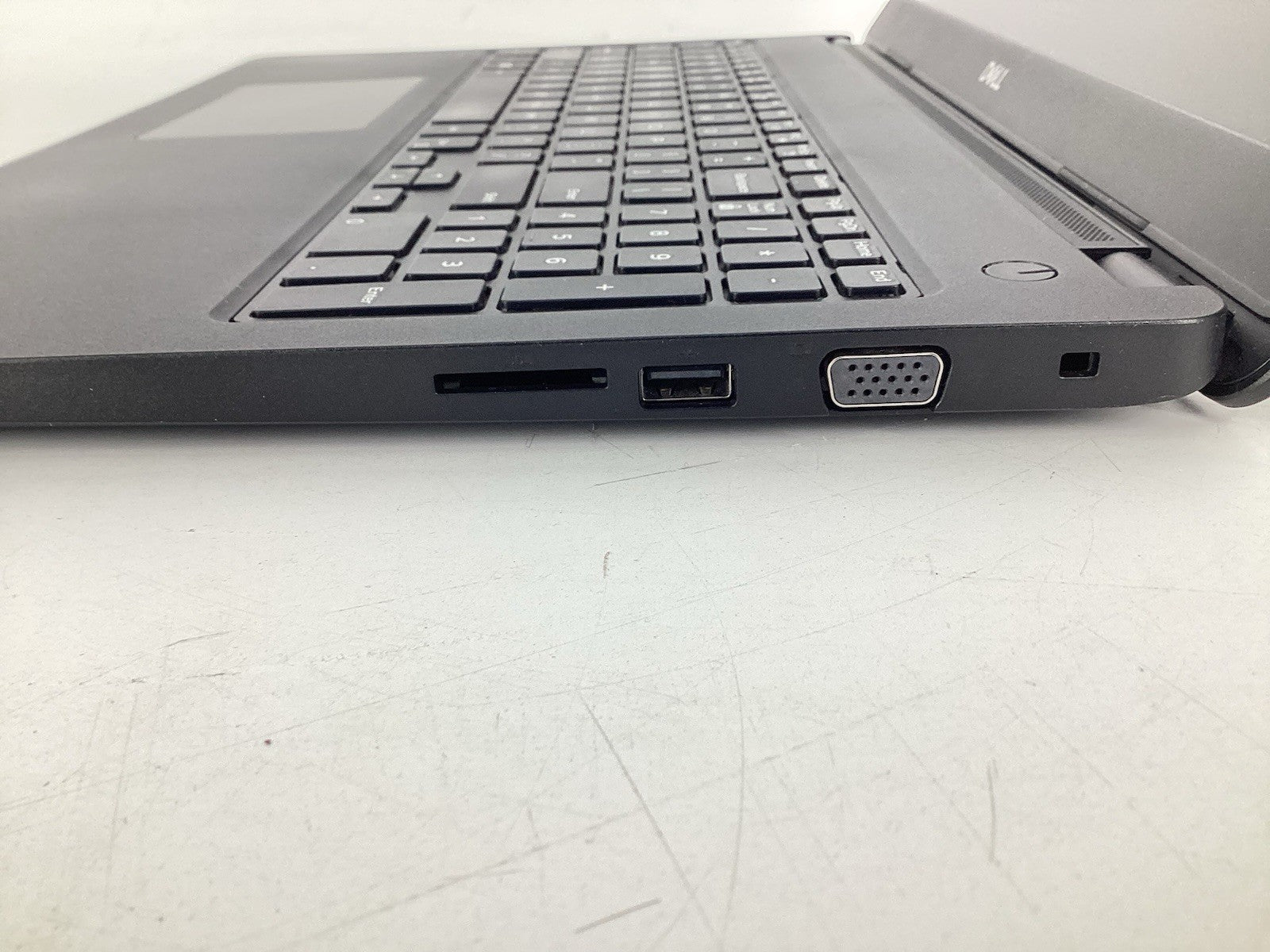 Dell Latitude 3580 15.6" (i3-6006U @2.00GHz, 4GB RAM, No SSD No OS) No AC