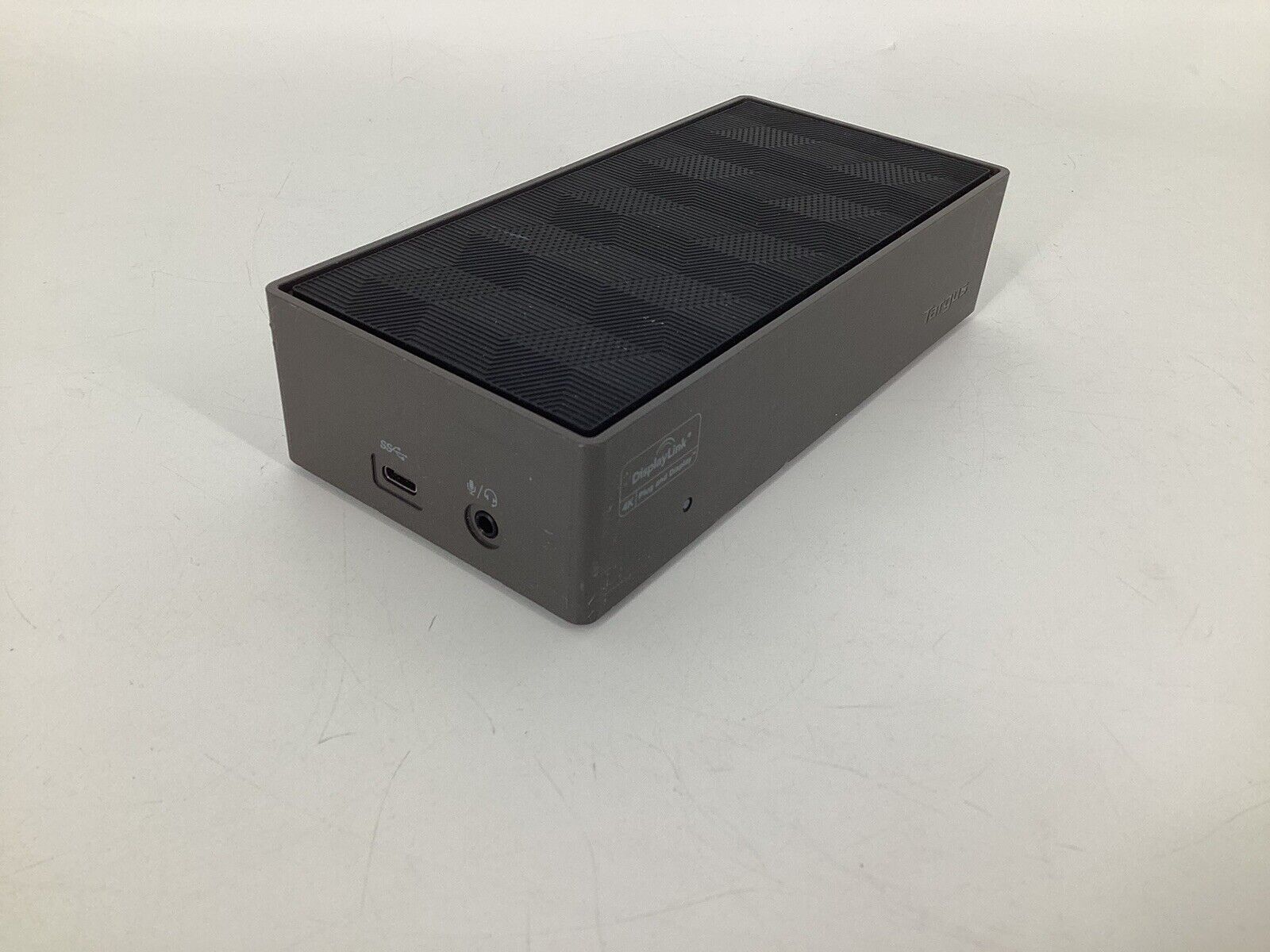 LOT OF 2 Targus Dock 190 USB-C Universal DV4K Docking Station No power adapter