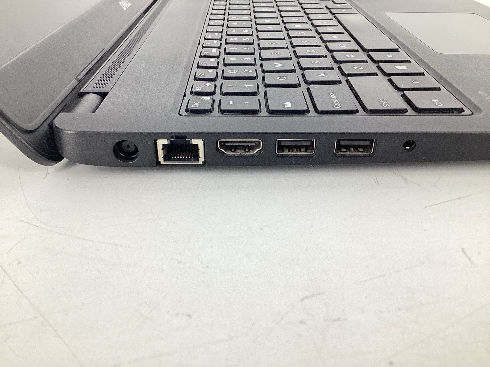 Dell Latitude 3580 15.6" (i3-6006U @2.00GHz, 4GB RAM, No SSD No OS) No AC