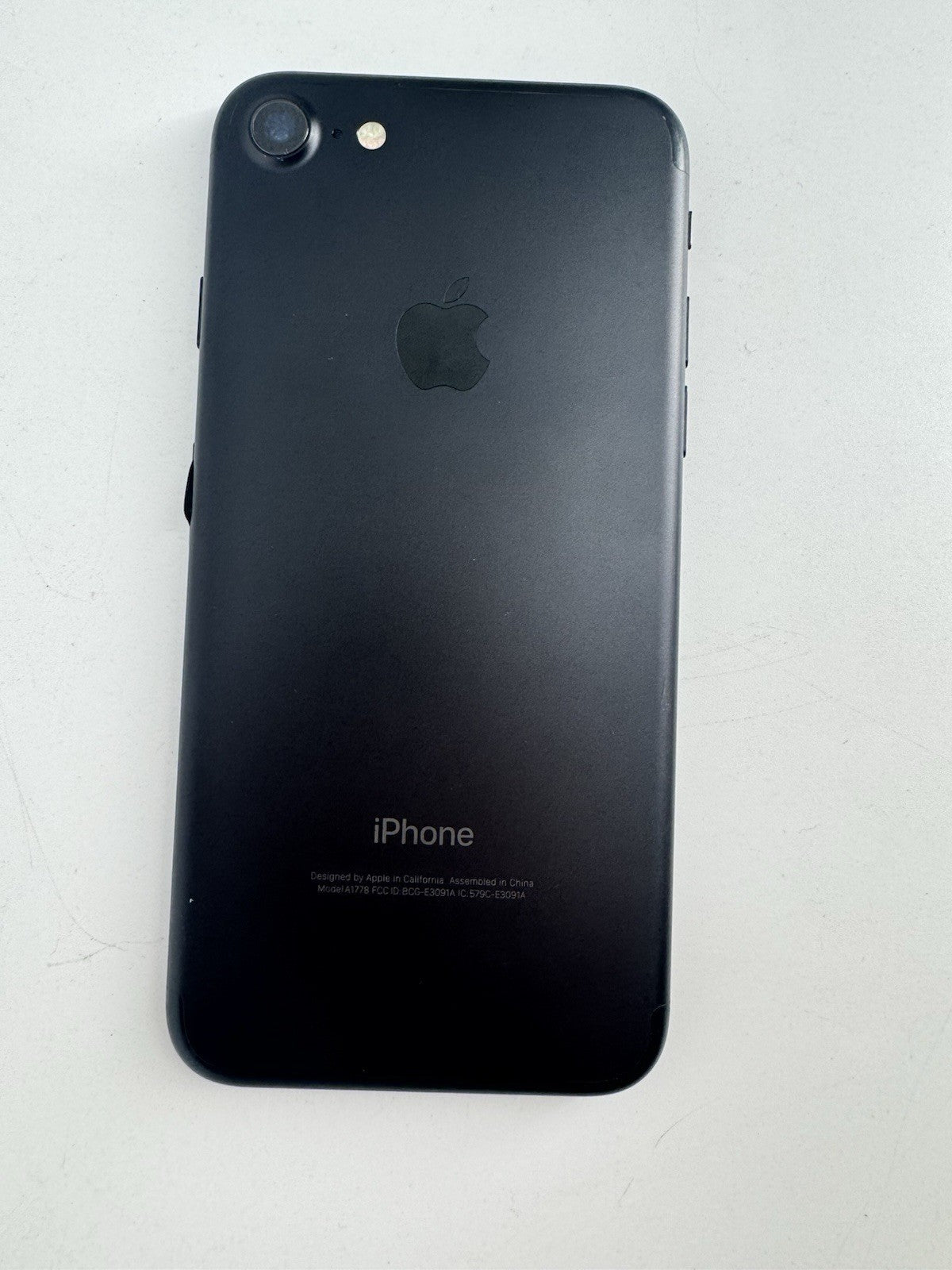 Apple iPhone 7 Black 32gb unlocked ATT Network Pre-Owned Condition