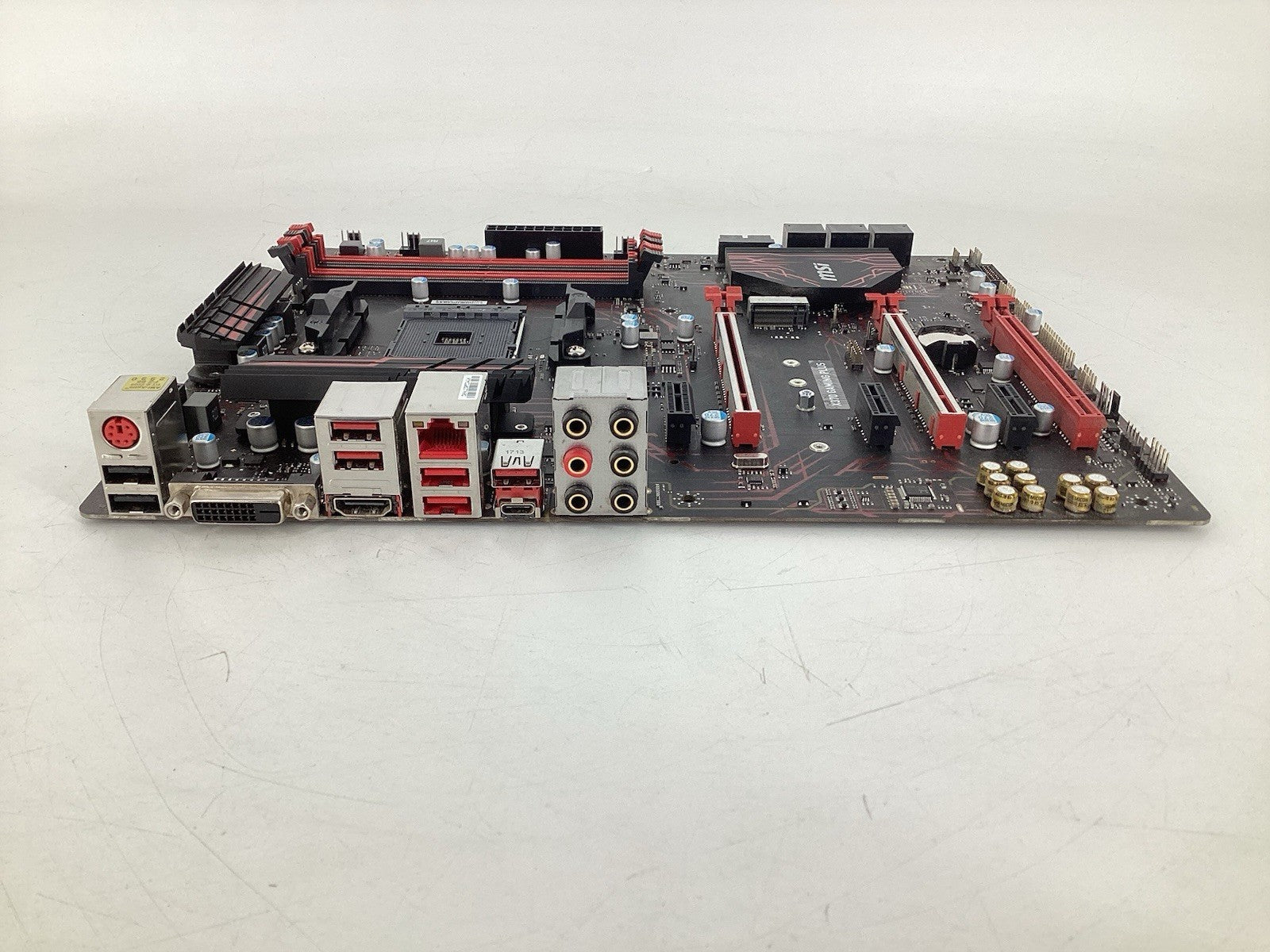 MSI X370 GAMING PLUS Motherboard AMD X370 DDR4 Socket AM4 ATX w/ IO Shield