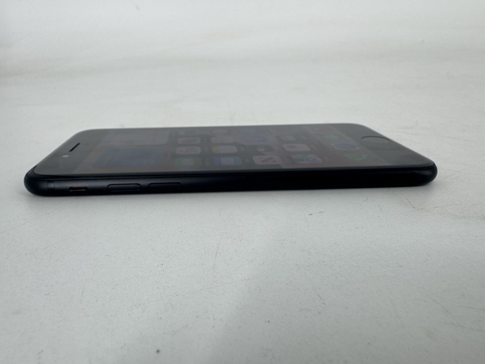 Apple iPhone 7 Black 32gb unlocked ATT Network Pre-Owned Condition