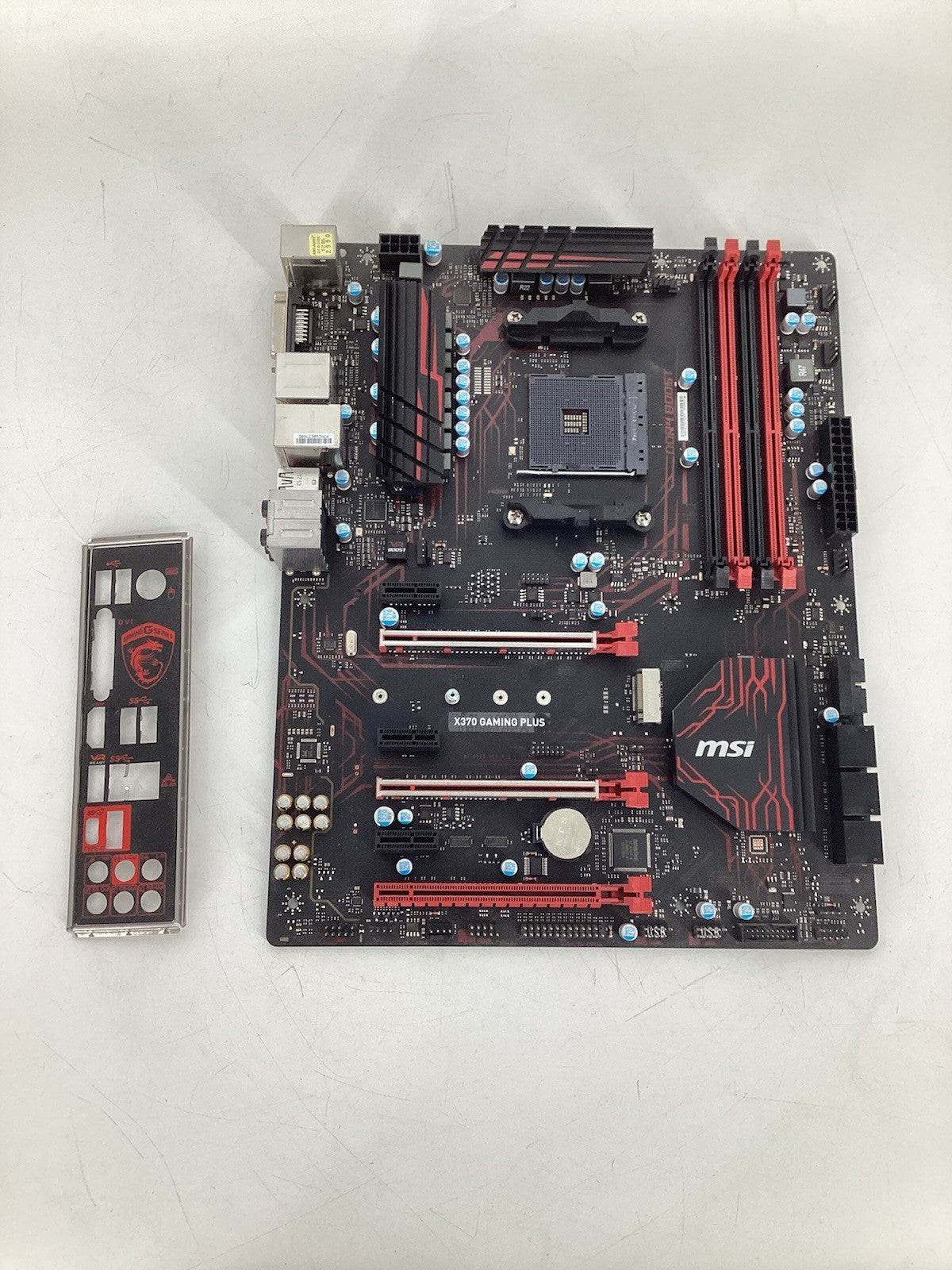 MSI X370 GAMING PLUS Motherboard AMD X370 DDR4 Socket AM4 ATX w/ IO Shield