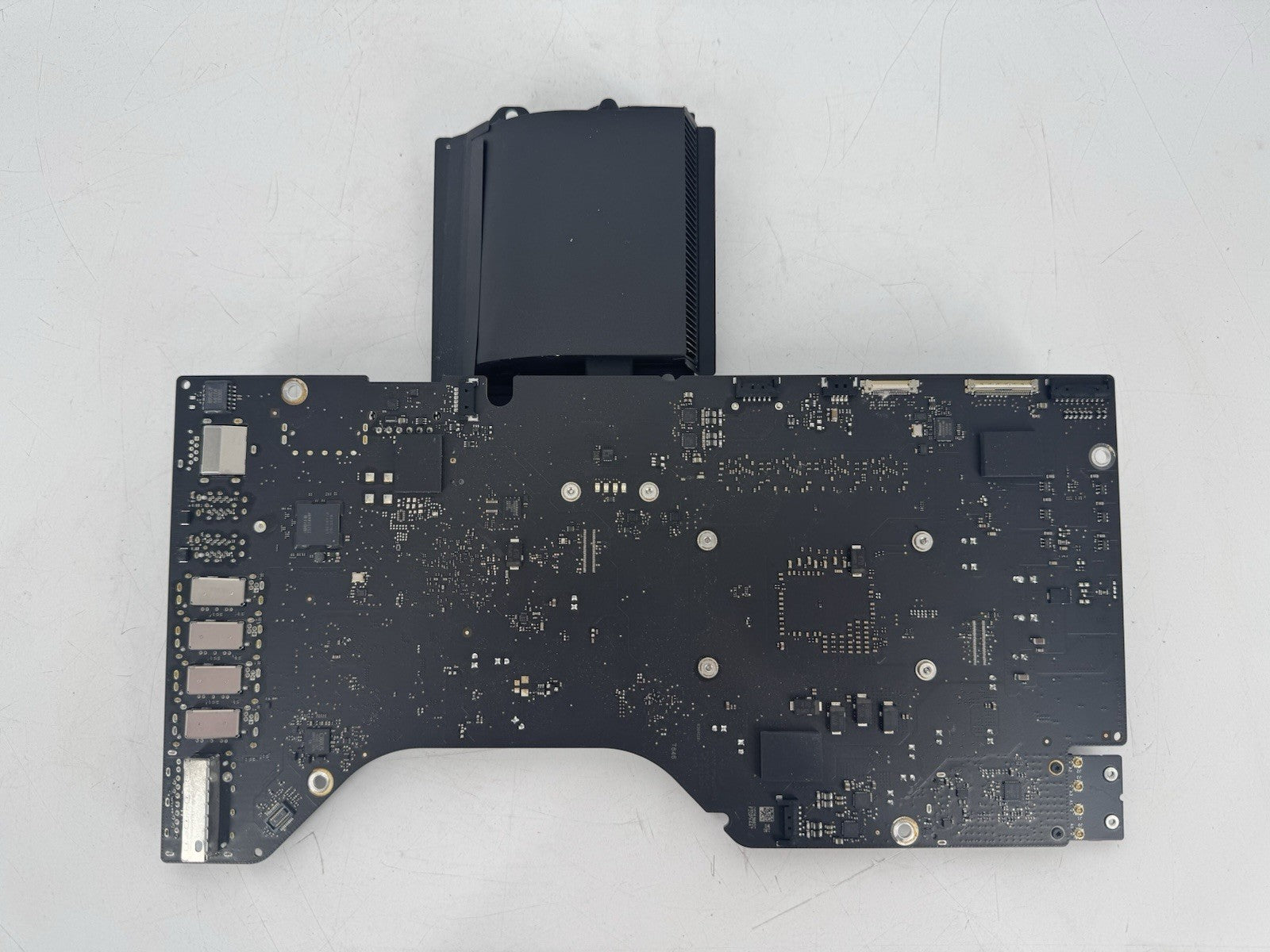 Genuine Apple iMac 21.5" A1418 Logic Board i5-5575R 2.8GHz 820-00431-A