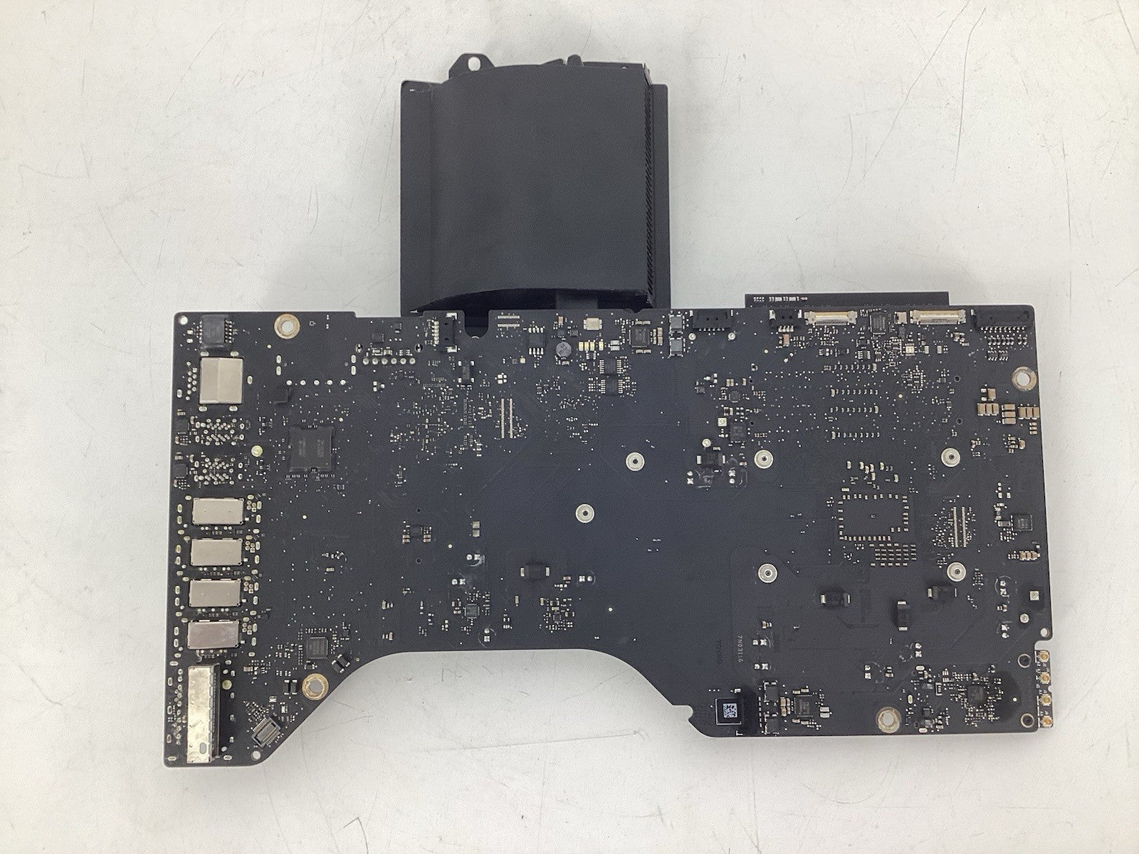 iMac Logic Board A1418 21.5 2.7GHz i5-4570R 820-3588-A w/ 8GB RAM
